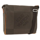 LOUIS VUITTON Damier Geant Messager Shoulder Bag Tail M93030 LV Auth 176308-1
