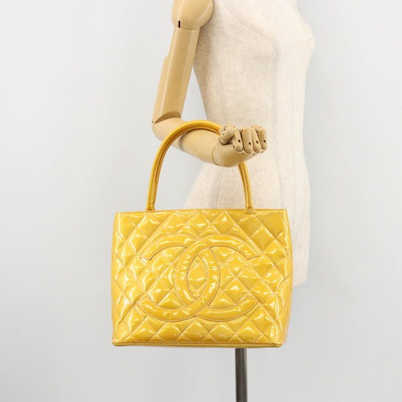 CHANEL Standard Tote Bag Patent leather Yellow CC Auth 177242