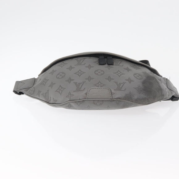 LOUIS VUITTON Monogram Shadow Discovery Bum Bag PM Gray M46108 LV Auth 177293