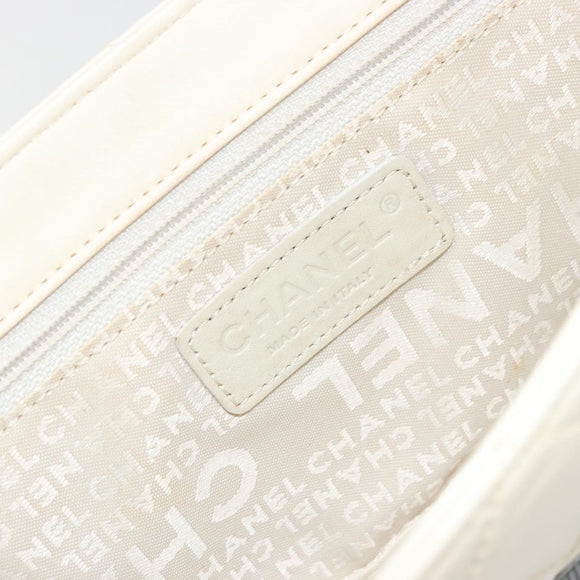 CHANEL Choco Bar Chain Shoulder Bag Lamb Skin White Silver CC Auth 177622