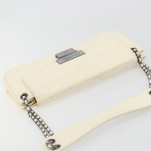 CHANEL Choco Bar Chain Shoulder Bag Lamb Skin White Silver CC Auth 177622