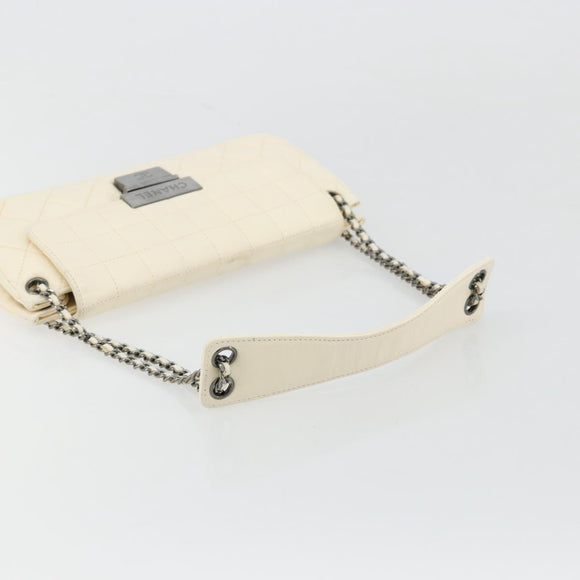 CHANEL Choco Bar Chain Shoulder Bag Lamb Skin White Silver CC Auth 177622