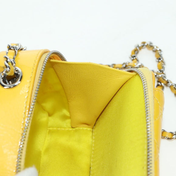 CHANEL Matelasse Chain Shoulder Bag Patent leather Yellow Silver CC Auth 177988V
