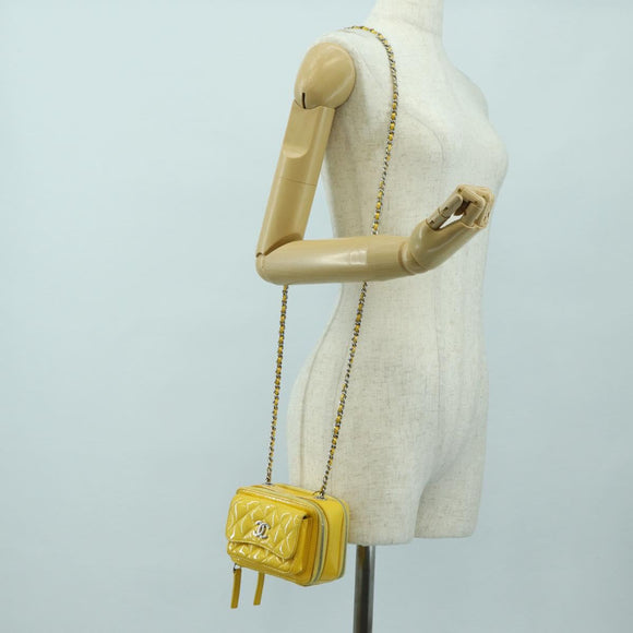 CHANEL Matelasse Chain Shoulder Bag Patent leather Yellow Silver CC Auth 177988V