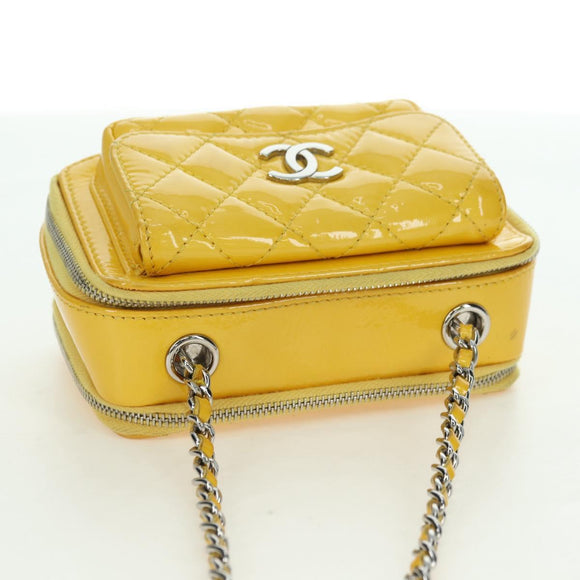 CHANEL Matelasse Chain Shoulder Bag Patent leather Yellow Silver CC Auth 177988V
