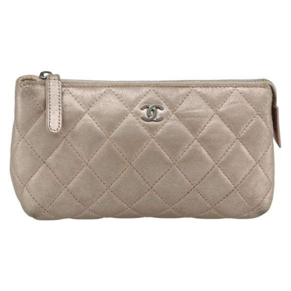CHANEL Matelasse Pouch Lamb Skin Pink Silver CC Auth 178791A