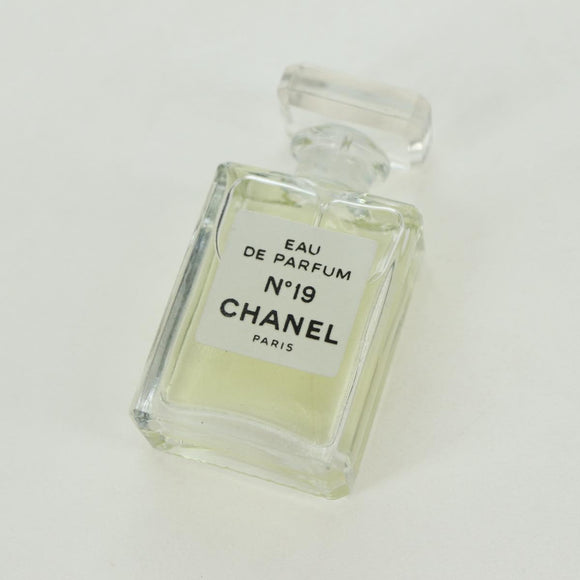 CHANEL Perfume Necklace metal Gold CC Auth 178803M