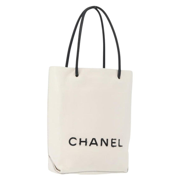 CHANEL Essential Hand Bag Leather White CC Auth 178954V