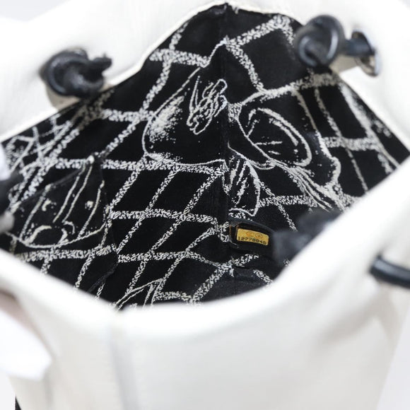 CHANEL Essential Hand Bag Leather White CC Auth 178954V