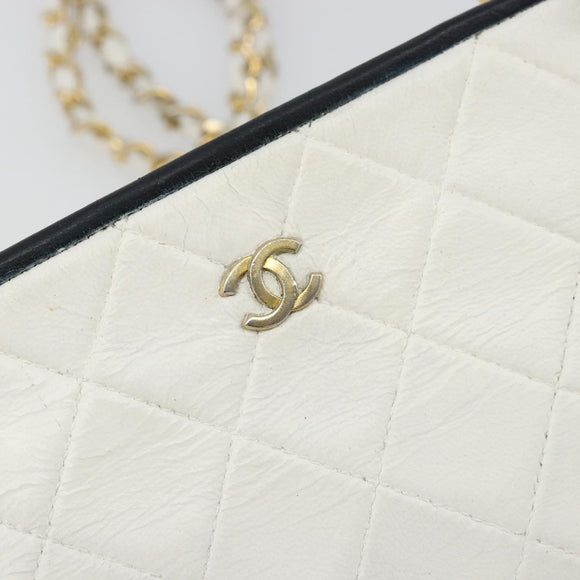 CHANEL Matelasse Chain Shoulder Bag Leather White Gold CC Auth 179186