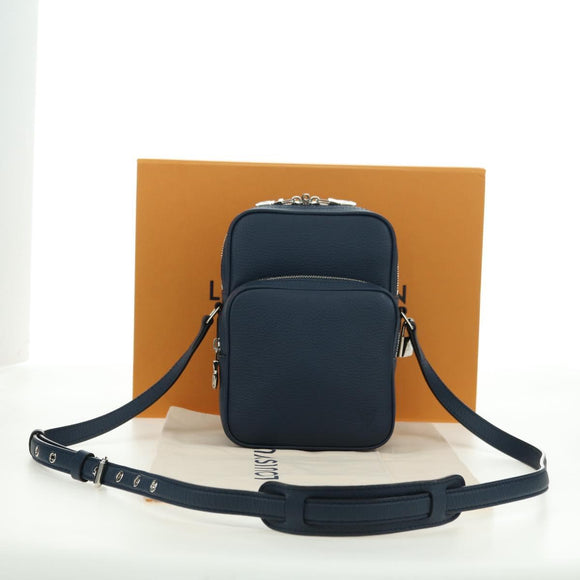 LOUIS VUITTON Amazon Shoulder Bag Taurillon Leather Navy M54302 LV Auth 179307SV