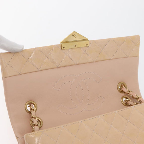 CHANEL Matelasse Chain Shoulder Bag Patent leather Beige Gold CC Auth 179868A