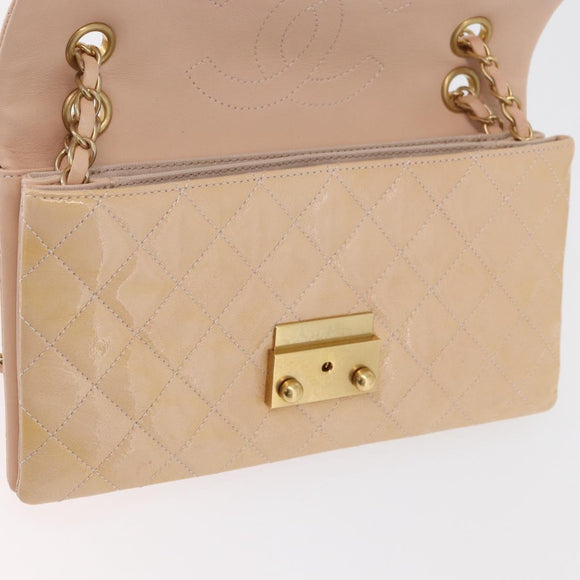 CHANEL Matelasse Chain Shoulder Bag Patent leather Beige Gold CC Auth 179868A