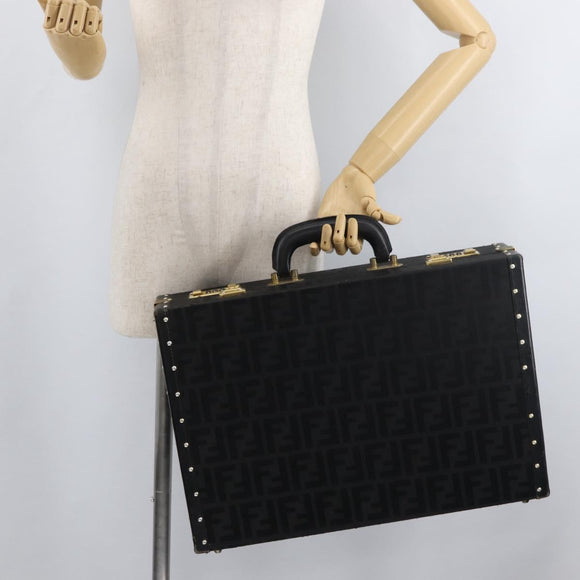 FENDI Zucca Canvas Truhe Schwarz Auth 179960A