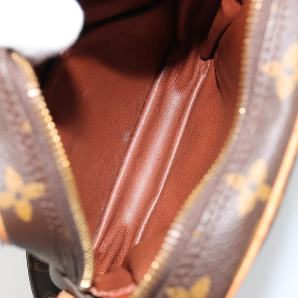 LOUIS VUITTON Monogram Danube Schoudertas M45266 LV Auth 180827A