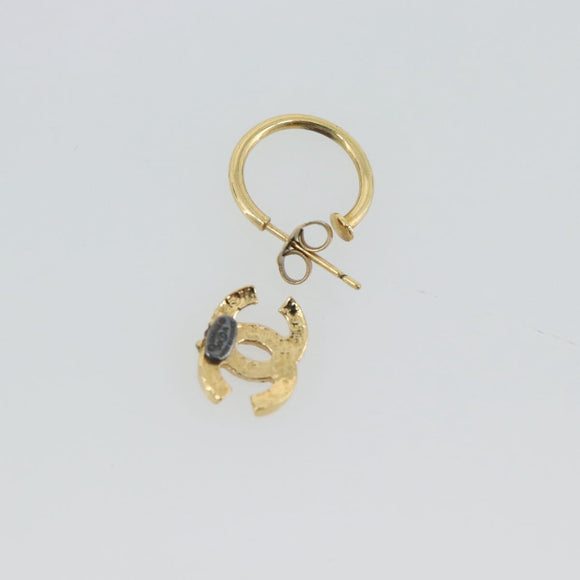 CHANEL Pierce metal Gold Tone CC Auth 180938