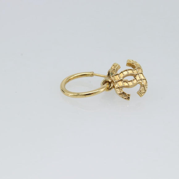 CHANEL Pierce metal Gold Tone CC Auth 180938
