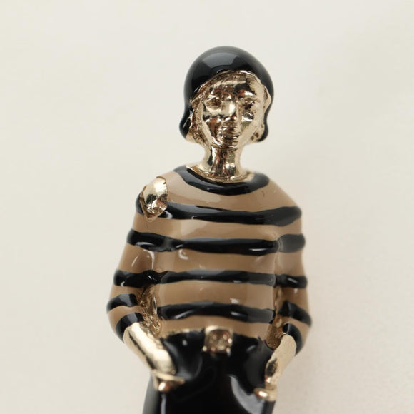 CHANEL Mademoiselle Doll Brooch metal Gold CC Auth 181111V