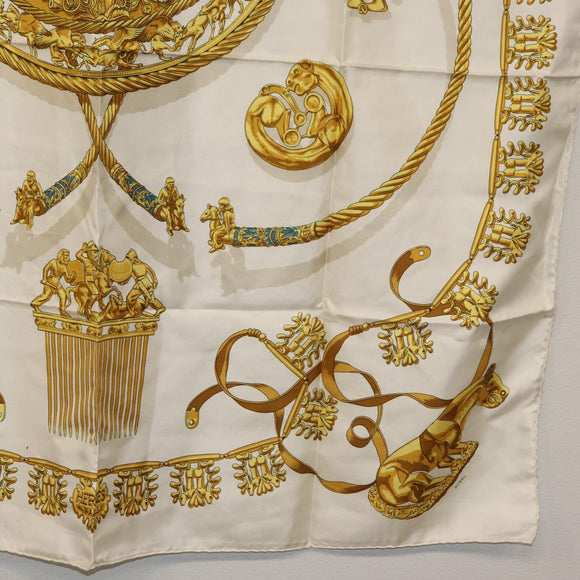 HERMES Carre 90 Scarf ""LES CAVALIERS D'OR"" Silk White Auth 181286