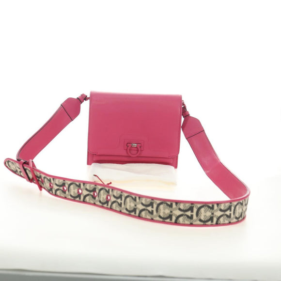 Salvatore Ferragamo Gancini Shoulder Bag Leather Pink Silver Auth 181622V