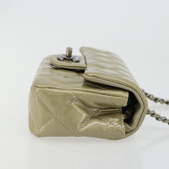 CHANEL Chain Mini Matelasse 16 Bag Patent leather Green Silver CC Auth 181668V