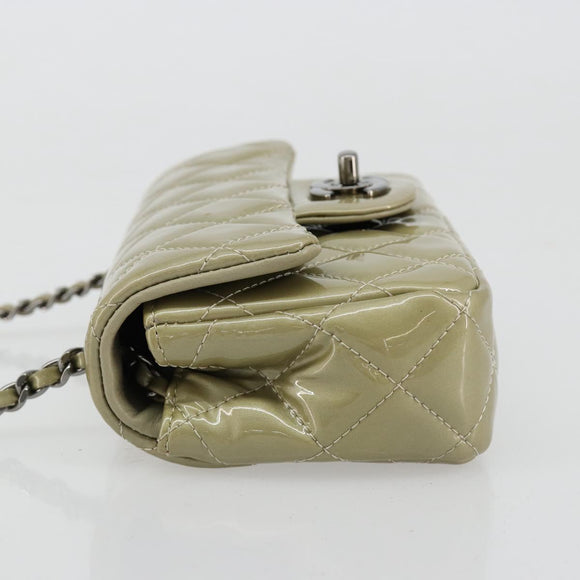 CHANEL Chain Mini Matelasse 16 Bag Patent leather Green Silver CC Auth 181668V
