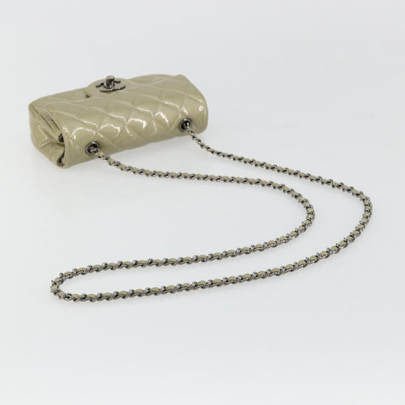 CHANEL Chain Mini Matelasse 16 Bag Patent leather Green Silver CC Auth 181668V