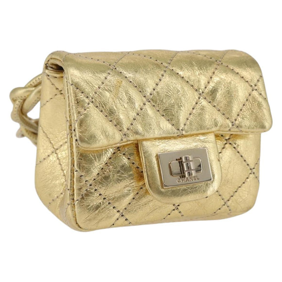 CHANEL Matelasse 2.55 Pouch Leather Gold CC Auth 181679SM