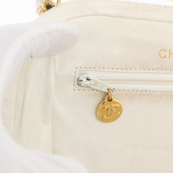 CHANEL Matelasse Chain Shoulder Bag Lamb Skin White Gold CC Auth 181776V