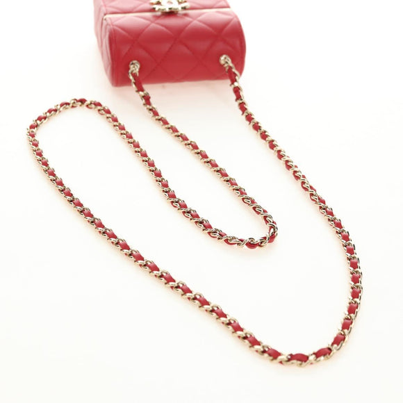 CHANEL Matelasse Chain Shoulder Bag Lamb Skin Red Gold CC Auth 181834SAM