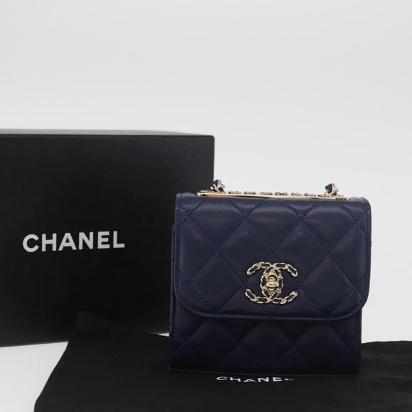 CHANEL Matelasse Trendy CC Chain Bag Lamb Skin Navy Gold CC Auth 181847M