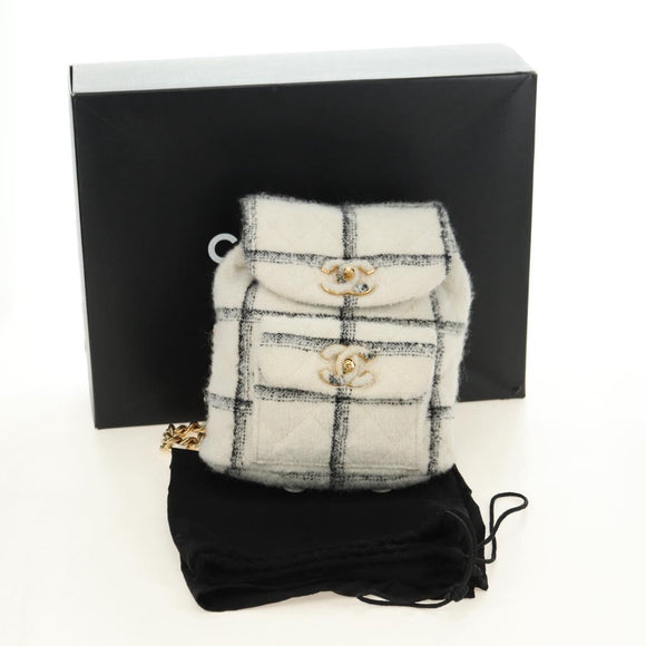 CHANEL Matelasse Chain Backpack Wool Tweed Ivory Gold CC Auth 181919SM