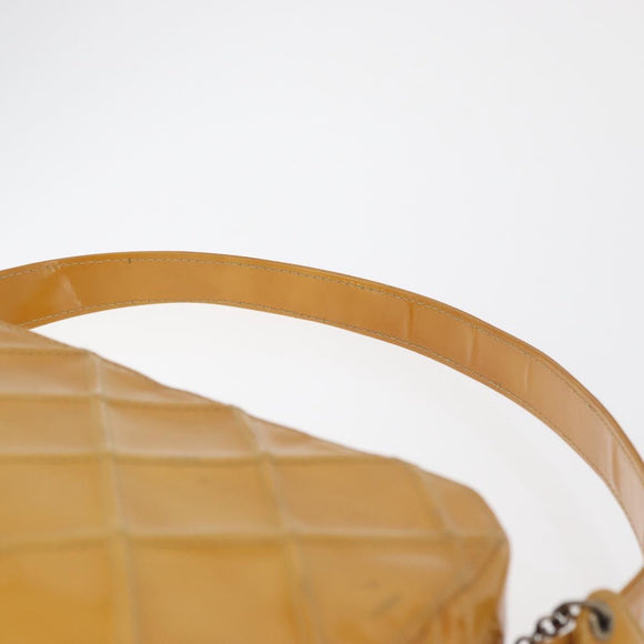 CHANEL Bicolor Schoudertas Lakleer Gele CC Auth 182869A