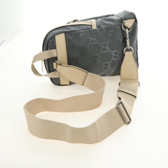 GUCCI GG Canvas Off The Grid Shoulder Bag Gray Silver 658631 Auth 182912M