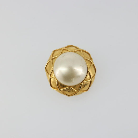 CHANEL Earring metal Gold Tone CC Auth 183501