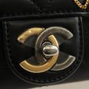 CHANEL Mini Matelasse 17 Kettingtas Lamsleer Zwart Goud CC Auth 183626SM-20