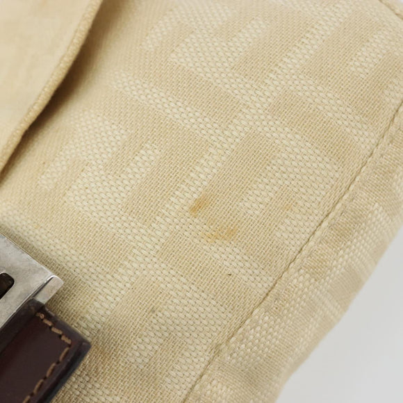 FENDI Zucca Canvas Mamma Baguette Schoudertas Beige Zilver Auth 183769SAV