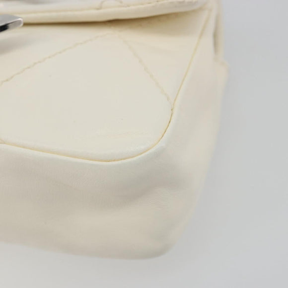 CHANEL Matelasse Chain Shoulder Bag Leather White Silver CC Auth 183793V