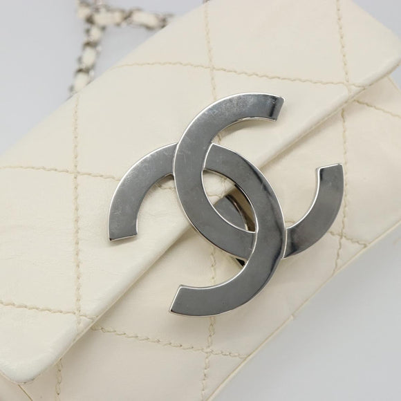 CHANEL Matelasse Chain Shoulder Bag Leather White Silver CC Auth 183793V
