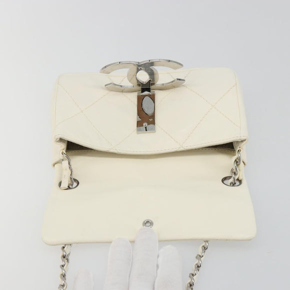 CHANEL Matelasse Chain Shoulder Bag Leather White Silver CC Auth 183793V