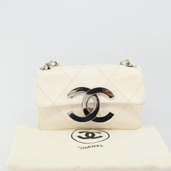 CHANEL Matelasse Chain Shoulder Bag Leather White Silver CC Auth 183793V