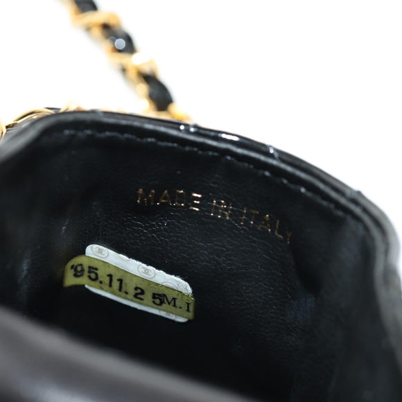 CHANEL Matelasse Chain Shoulder Bag Patent leather Black Gold CC Auth 184272V