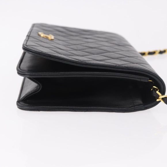 CHANEL Matelassé Ketting Schoudertas Lamsleer Zwart Goud CC Auth 184564