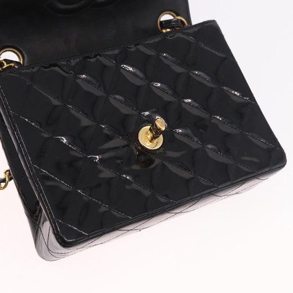 CHANEL Mini Matelasse 17 Chain Bag Patent leather Black Gold CC Auth 184825V