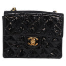 CHANEL Mini Matelasse 17 Chain Bag Patent leather Black Gold CC Auth 184825V-2
