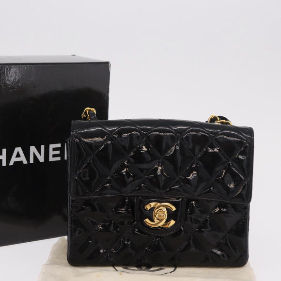 CHANEL Mini Matelasse 17 Chain Bag Patent leather Black Gold CC Auth 184825V