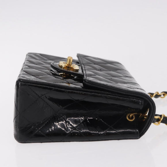 CHANEL Mini Matelasse 17 Chain Bag Patent leather Black Gold CC Auth 184825V