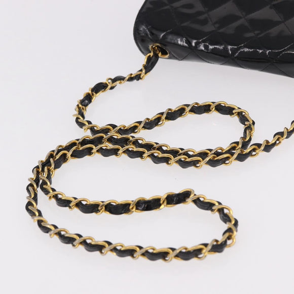 CHANEL Mini Matelasse 17 Chain Bag Patent leather Black Gold CC Auth 184825V