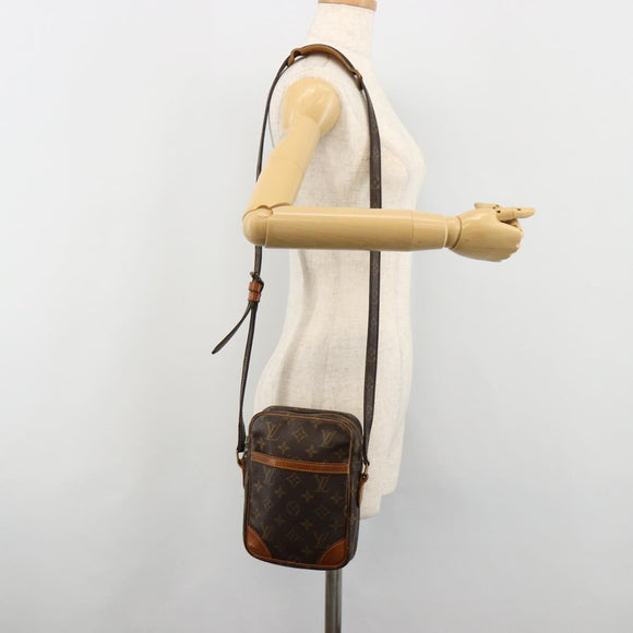 LOUIS VUITTON Monogram Danube Umhängetasche M45266 LV Auth 185113