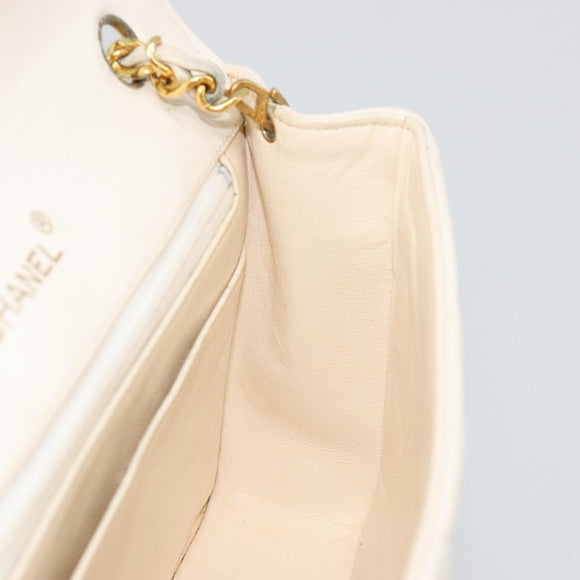CHANEL Matelasse Chain Shoulder Bag Leather White Gold CC Auth 185193A